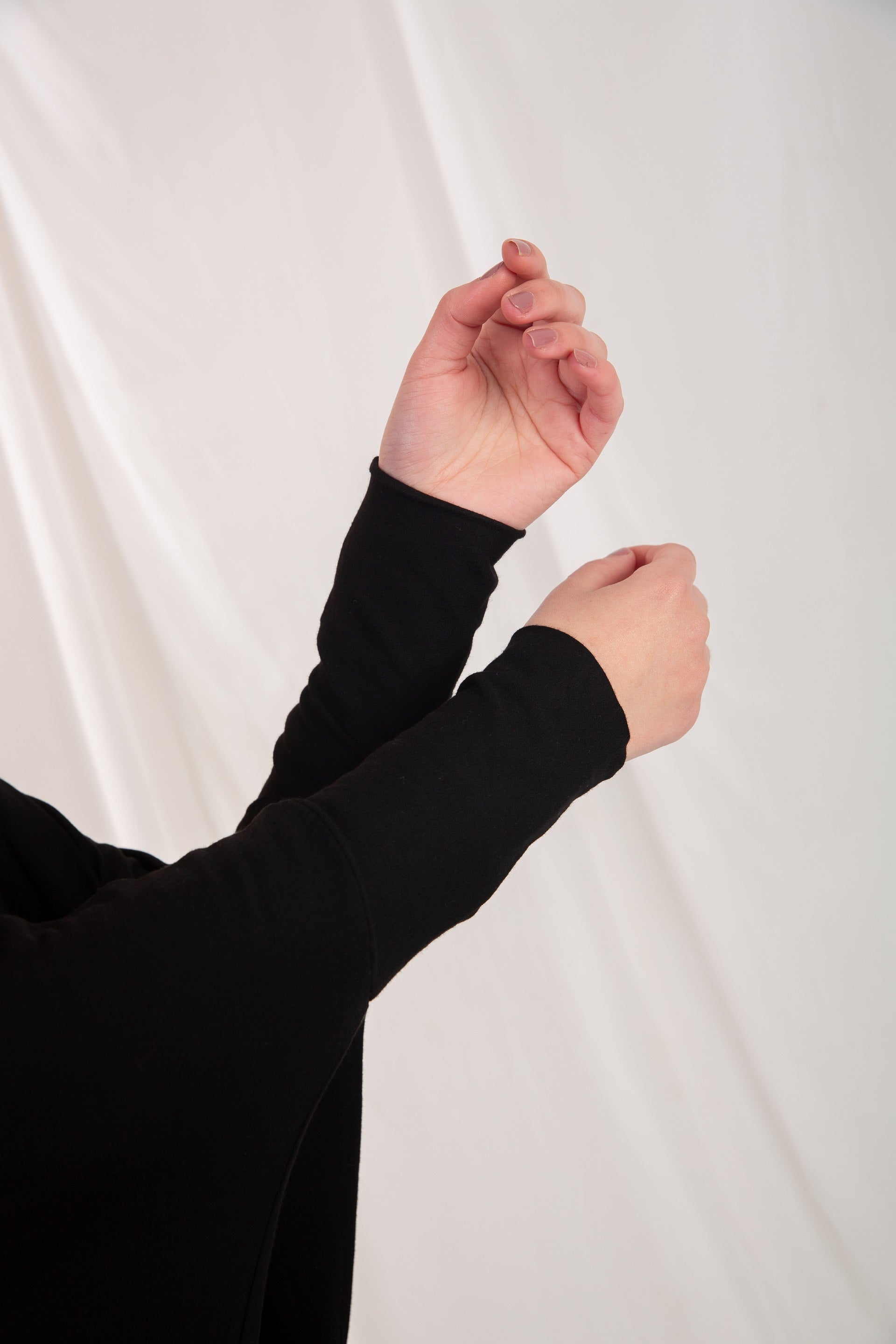 Helal Praying Isdal in Black from Sotra Hijab – two-piece prayer outfit, 