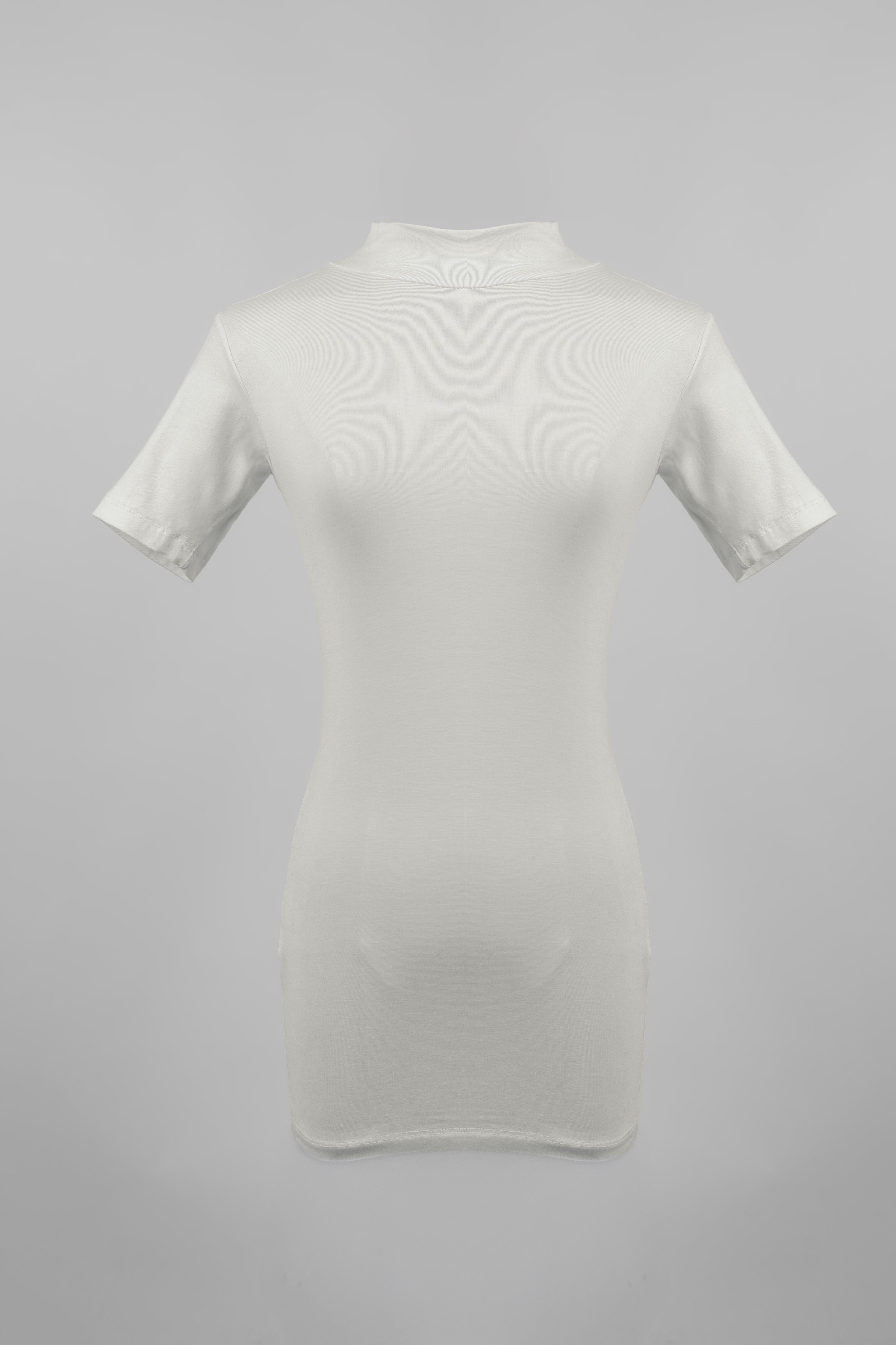 Half Sleeve Top in Whiet from Sotra Hijab – pure cotton, breathable, relaxed fit, perfect for layering